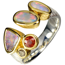 Eleganter Ring mit traumhaften Opalen, Mandarin Granat und Diamant, 925er Silber, teilvergoldet, Ringgröße 56