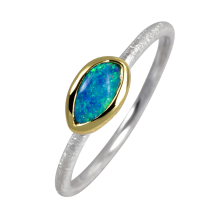 Feiner Ring mit blau-grünem Edelopal, 925er Silber, teilvergoldet, Ringgröße 57