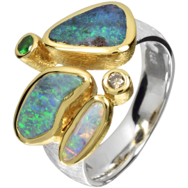 Begehrenswerter Ring mit traumhaften Opalen, Tsavorit und Diamant, 925er Silber, teilvergoldet, Ringgröße 57
